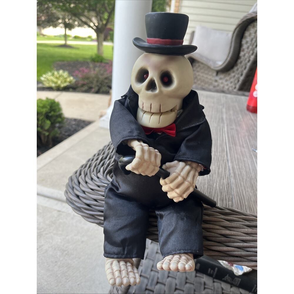 Vintage Gemmy Animated Dancing Skeleton Singing "Putting on the Ritz” Works